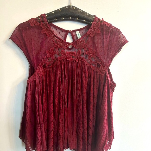 Free People lacy free edge burgundy blouse! ✌️ - Picture 3 of 4